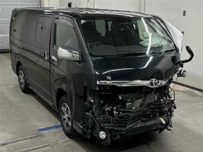 TOYOTA HIACE VAN