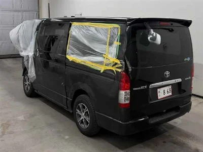 TOYOTA HIACE VAN