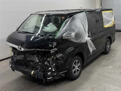 TOYOTA HIACE VAN