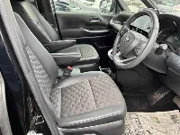 Цена авто Toyota Voxy с аукционов Японии, номер кузова MZRA90W, пробег 31 000, оценка 6