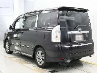 Цена авто Toyota Voxy с аукционов Японии, номер кузова ZRR70W, пробег 158 000, оценка 7