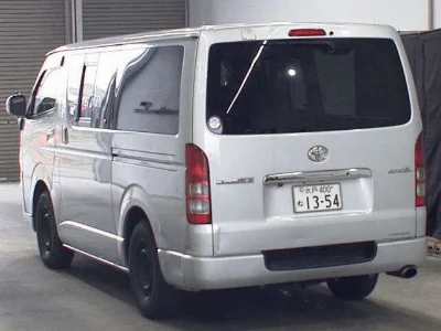 TOYOTA HIACE VAN
