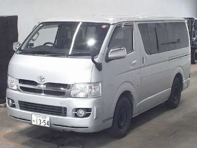 TOYOTA HIACE VAN