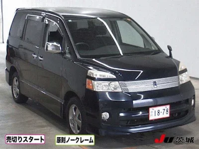 TOYOTA VOXY