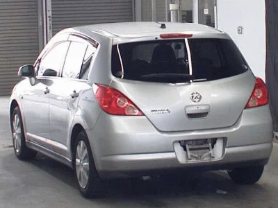 NISSAN TIIDA