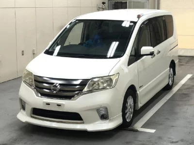 NISSAN SERENA