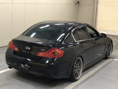 NISSAN SKYLINE