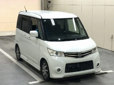NISSAN ROOX