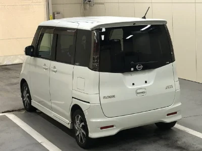 NISSAN ROOX