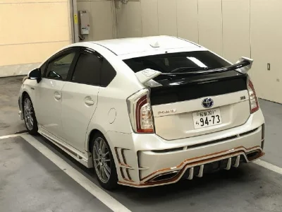 TOYOTA PRIUS