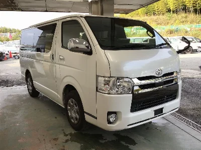 TOYOTA HIACE VAN