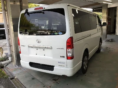 TOYOTA HIACE VAN