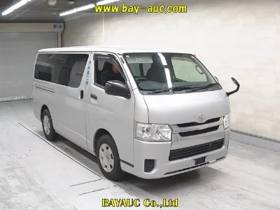 TOYOTA REGIUS VAN