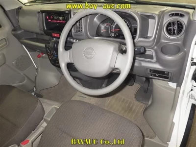 NISSAN CLIPPER VAN