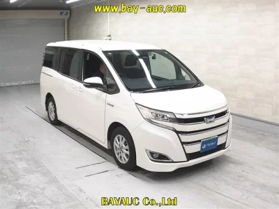 TOYOTA NOAH
