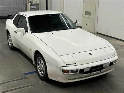 PORSCHE 944