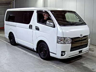 TOYOTA HIACE VAN