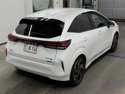 NISSAN AURA