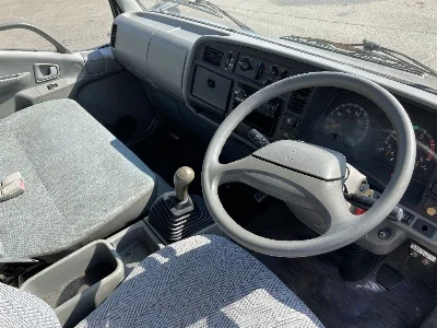 MITSUBISHI CANTER