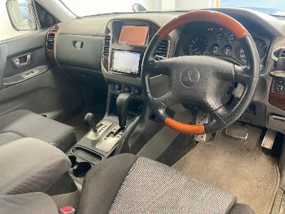 MITSUBISHI PAJERO