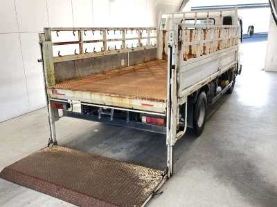 MITSUBISHI CANTER