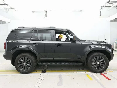 TOYOTA LAND CRUISER 250