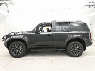 TOYOTA LAND CRUISER 250