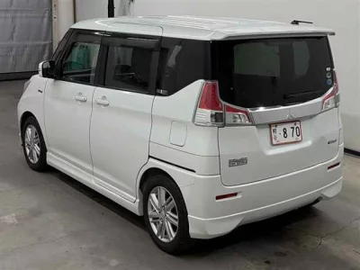 MITSUBISHI DELICA D2
