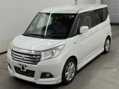 MITSUBISHI DELICA D2