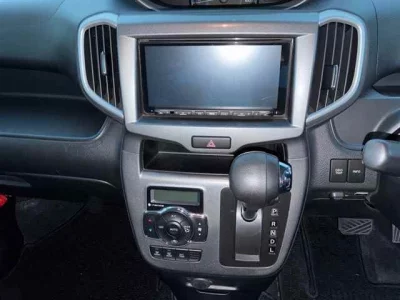 MITSUBISHI DELICA D2