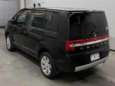 MITSUBISHI DELICA D5