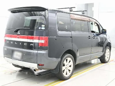 MITSUBISHI DELICA D5
