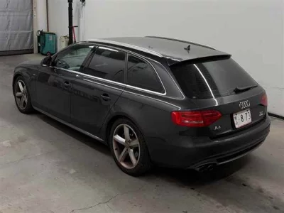 AUDI A4 AVANTE