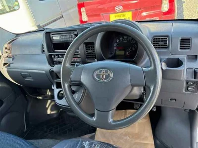 TOYOTA PIXIS VAN