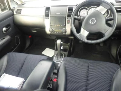 NISSAN TIIDA