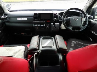 TOYOTA HIACE VAN