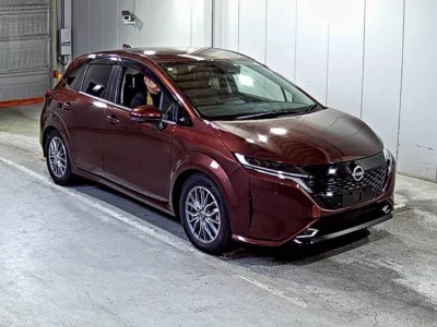 NISSAN AURA