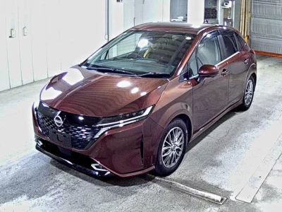 NISSAN AURA