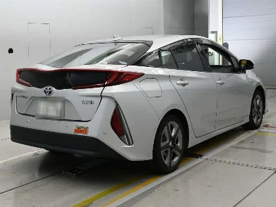 TOYOTA PRIUS PHV