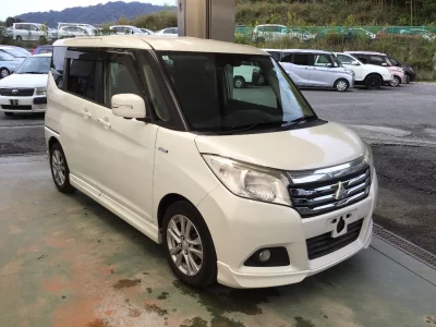 MITSUBISHI DELICA D2