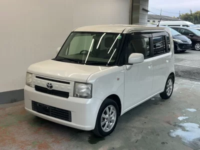 TOYOTA PIXIS SPACE