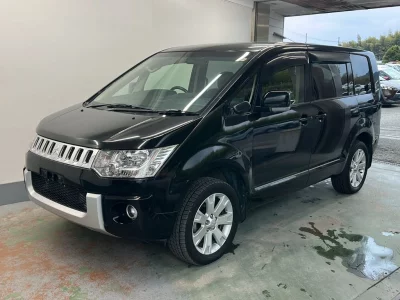 MITSUBISHI DELICA D5