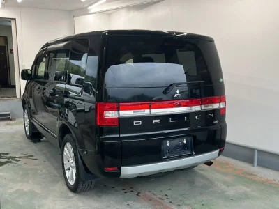 MITSUBISHI DELICA D5