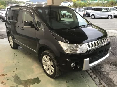 MITSUBISHI DELICA D5