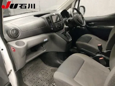 NISSAN NV200
