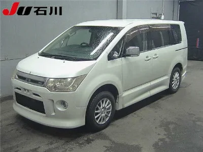 MITSUBISHI DELICA D5