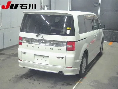 MITSUBISHI DELICA D5