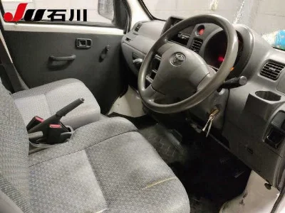 TOYOTA PIXIS VAN