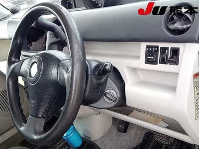 TOYOTA BB