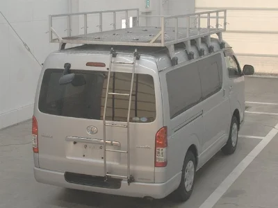 TOYOTA HIACE